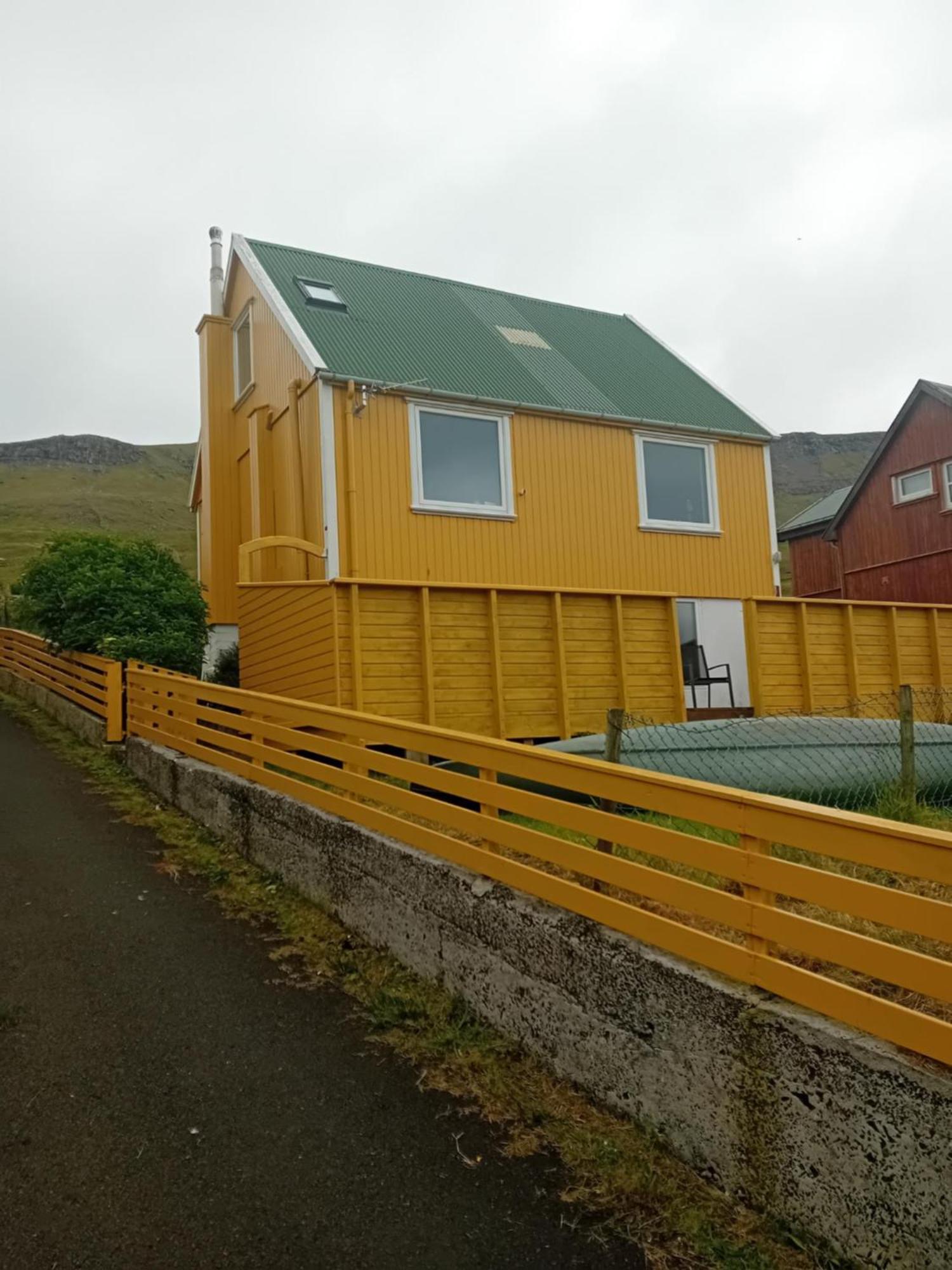 Villa Det Lille Gule Hus Trongisvágur Exterior foto